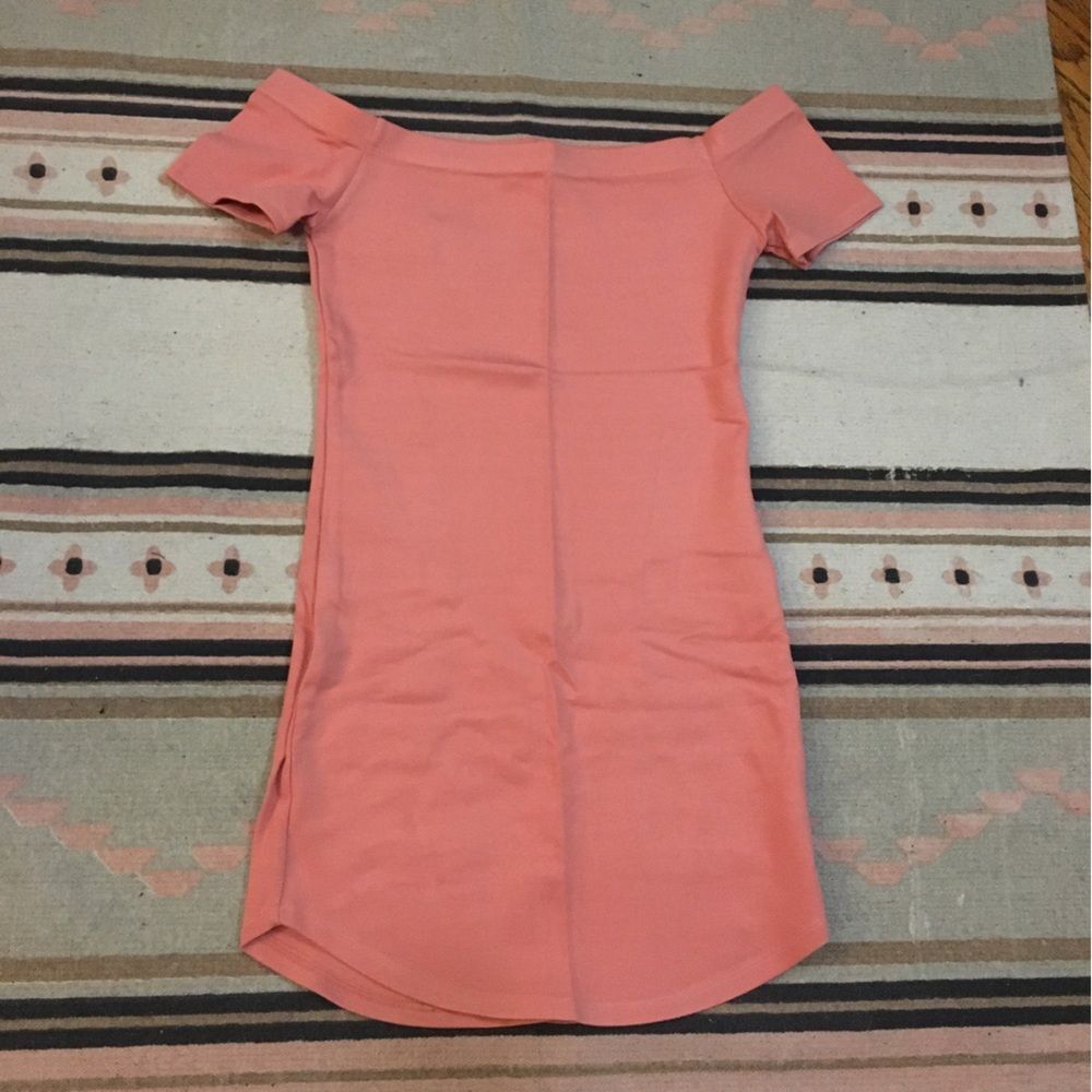Street Society medium off the shoulder short sleeve body con pink mini dress NEW
